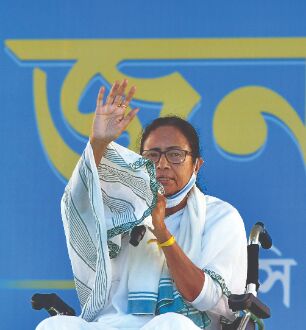 My phone is being tapped, will order CID probe: Mamata