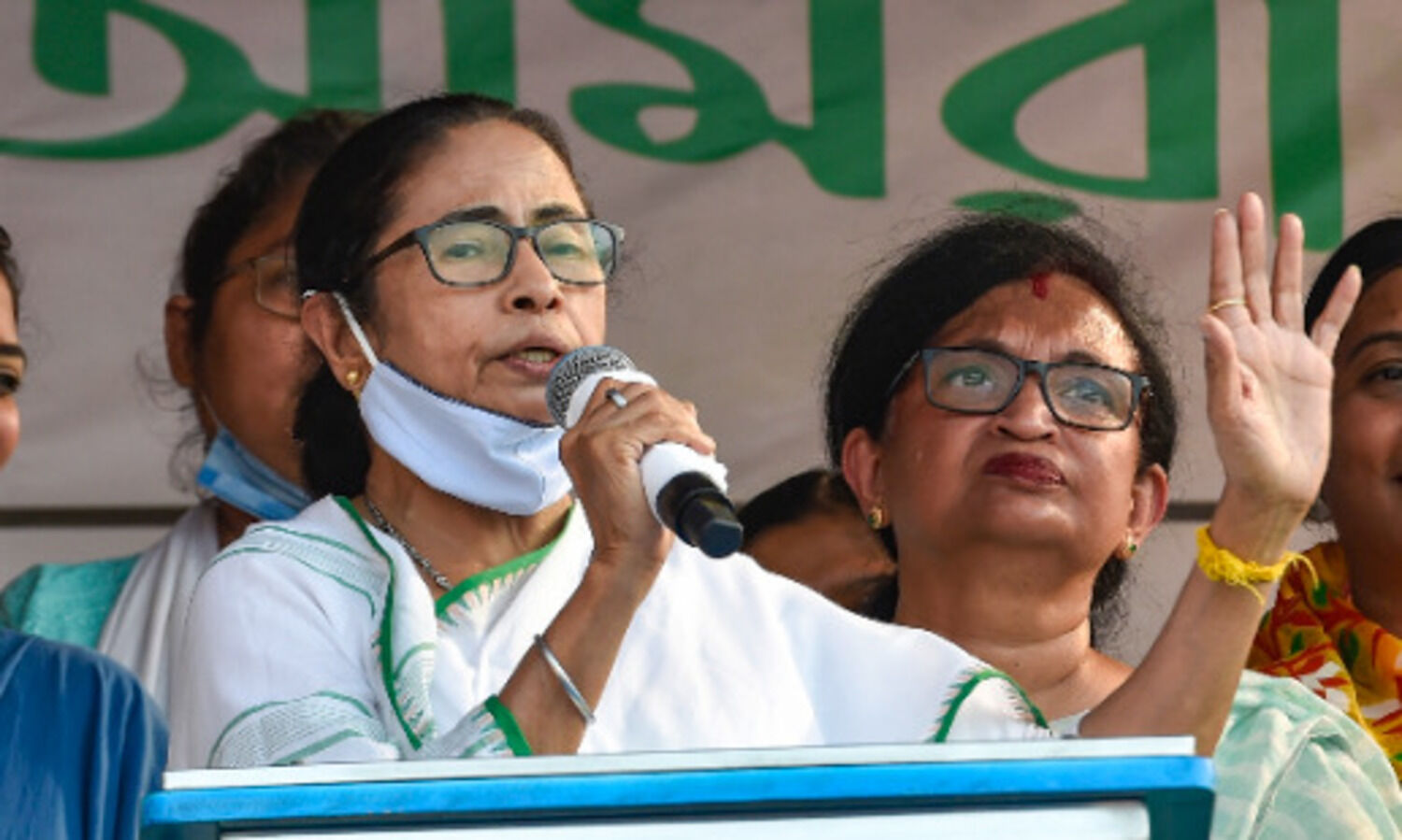 Mamata accuses PM of allowing open market sale of vaccines after depleting stocks through gifts abroad