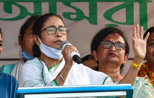 Mamata accuses PM of allowing open market sale of vaccines after depleting stocks through gifts abroad