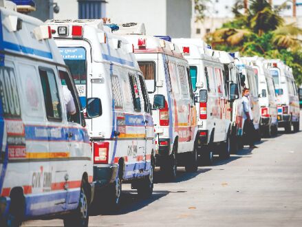 Gujarat reports highest daily rise of 12,553 COVID-19 cases, 125 deaths Gujarat reports highest daily rise of 12,553 COVID-19 cases, 125 deaths