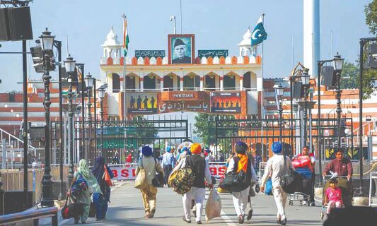 Covid: 200 pilgrims test positive after returning from Pakistan Covid: 200 pilgrims test positive after returning from Pakistan