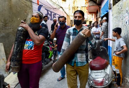 Private hospitals in Delhi grapple with limited oxygen supply for COVID-19 patients Private hospitals in Delhi grapple with limited oxygen supply for COVID-19 patients