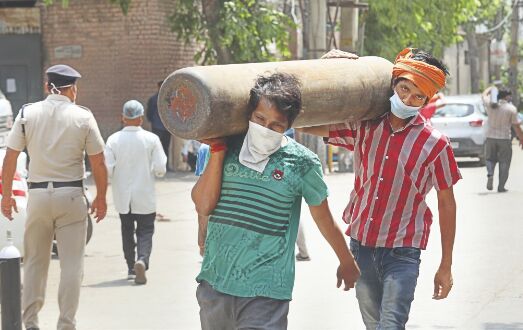 Day 4 of oxygen crisis brings city hospitals to their knees Day 4 of oxygen crisis brings city hospitals to their knees