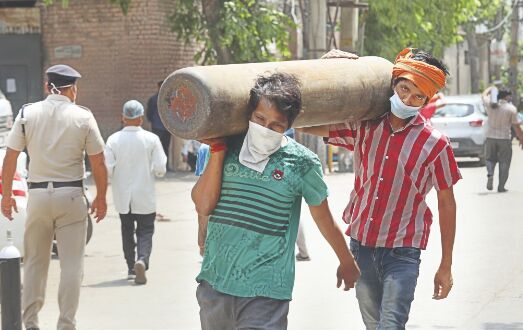 Day 4 of oxygen crisis brings city hospitals to their knees