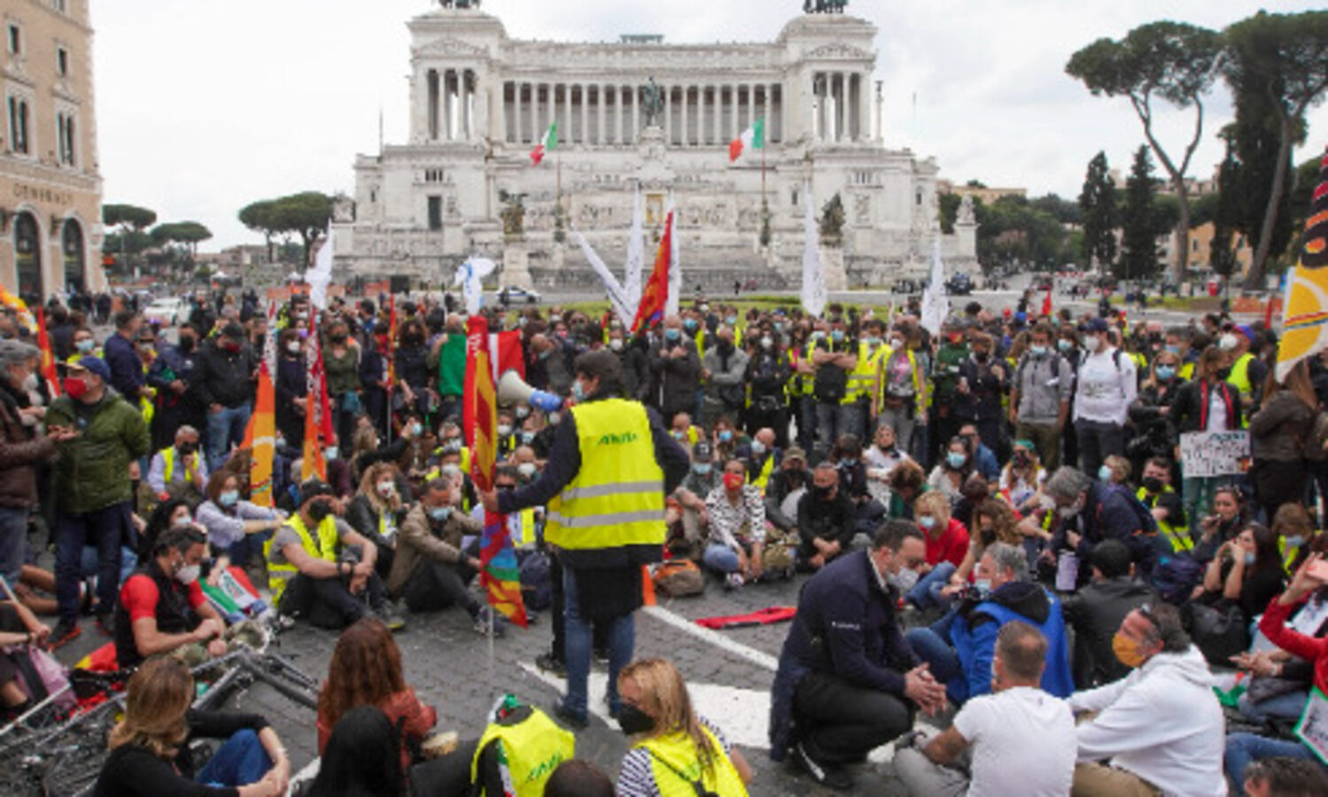 Alitalia worker strike cancels flights at Romes airport