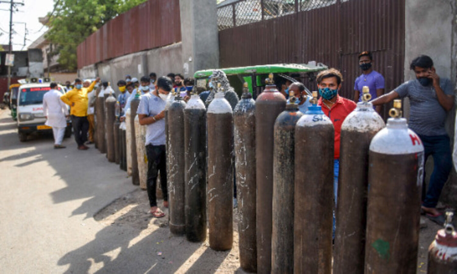 If anyone obstructs oxygen supply, we will hang him: HC