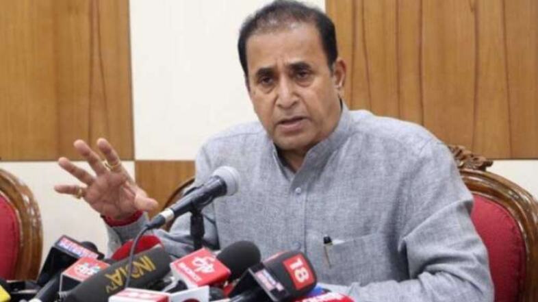 CBI searches ex-Maha minister Anil Deshmukhs house in Nagpur CBI searches ex-Maha minister Anil Deshmukhs house in Nagpur