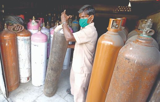 Maharashtra reports 67,160 Covid-19 cases, 676 deaths Maharashtra reports 67,160 Covid-19 cases, 676 deaths