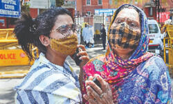 Delhi govt in spat with Centre over PSAs as hospitals continue gasping Delhi govt in spat with Centre over PSAs as hospitals continue gasping