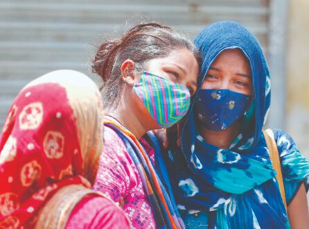 Gujarat logs record 174 deaths, 14,120 new cases Gujarat logs record 174 deaths, 14,120 new cases