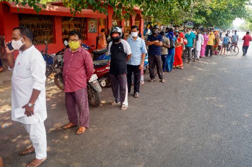 COVID-19 vaccination for people in 18-44 age group begins at some private hospitals COVID-19 vaccination for people in 18-44 age group begins at some private hospitals