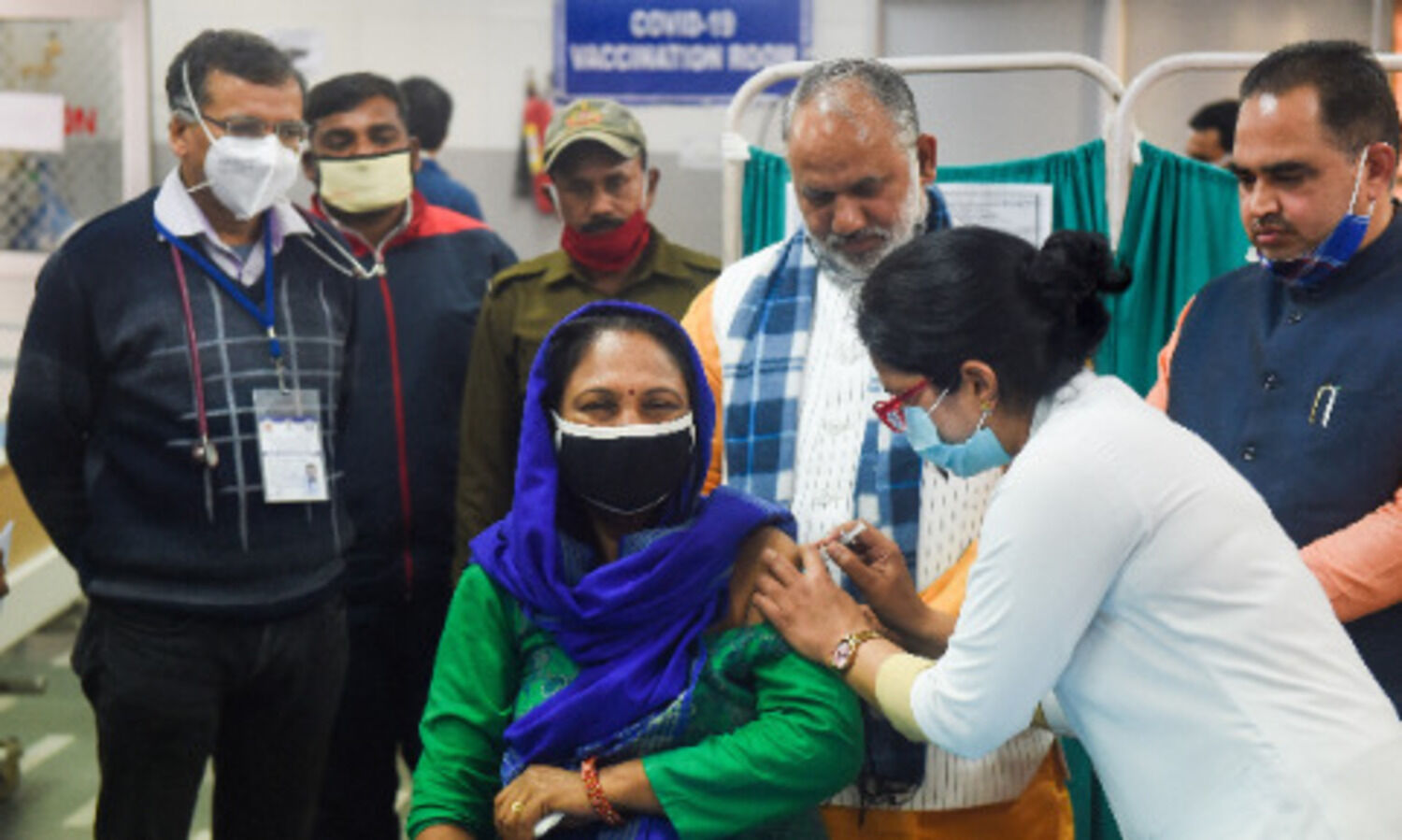 In joint statement, 13 Opposition leaders request govt to launch free mass vaccination drive