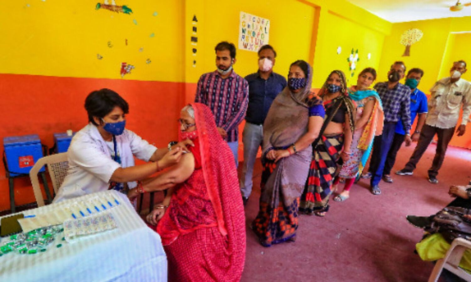 COVID-19 vaccination for people above 18 begins in Delhi