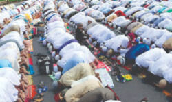 Organisers await govts nod for hosting Eid namaz on Red Road Organisers await govts nod for hosting Eid namaz on Red Road