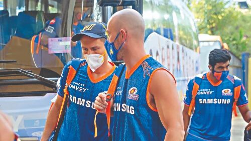 IPL departures: Aussies fly out, NZ contingent leaves on Friday IPL departures: Aussies fly out, NZ contingent leaves on Friday