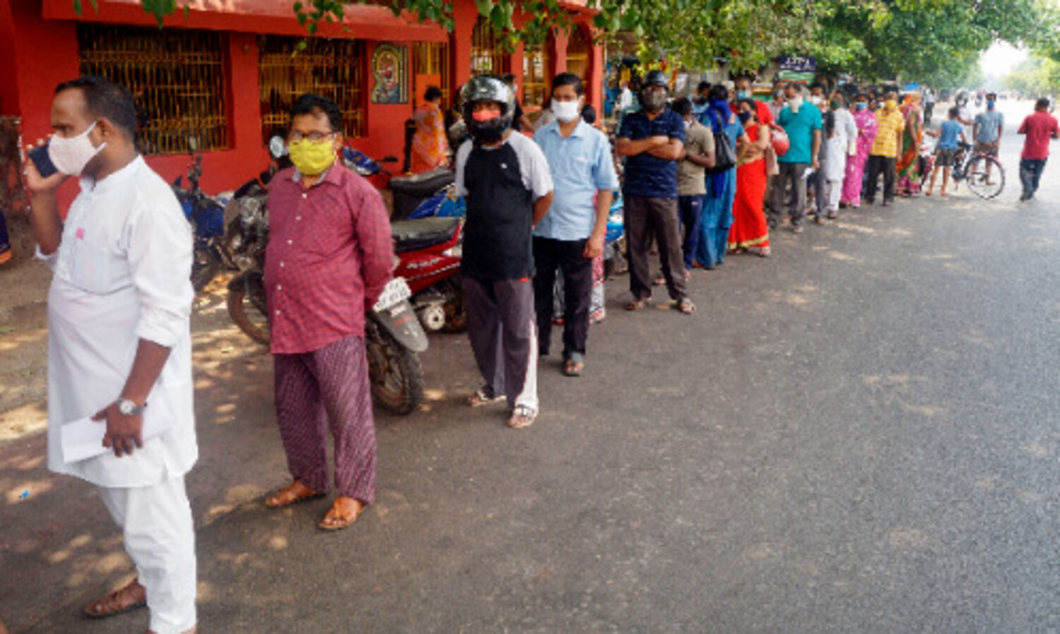 Netizens laud Delhi govt for smooth execution of COVID-19 vaccination drive