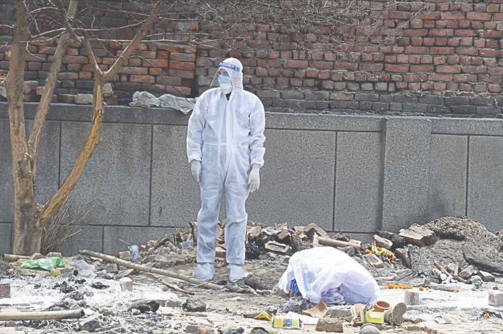 City reports 273 Covid deaths, lowest since April 21; positivity rate at 21.6%