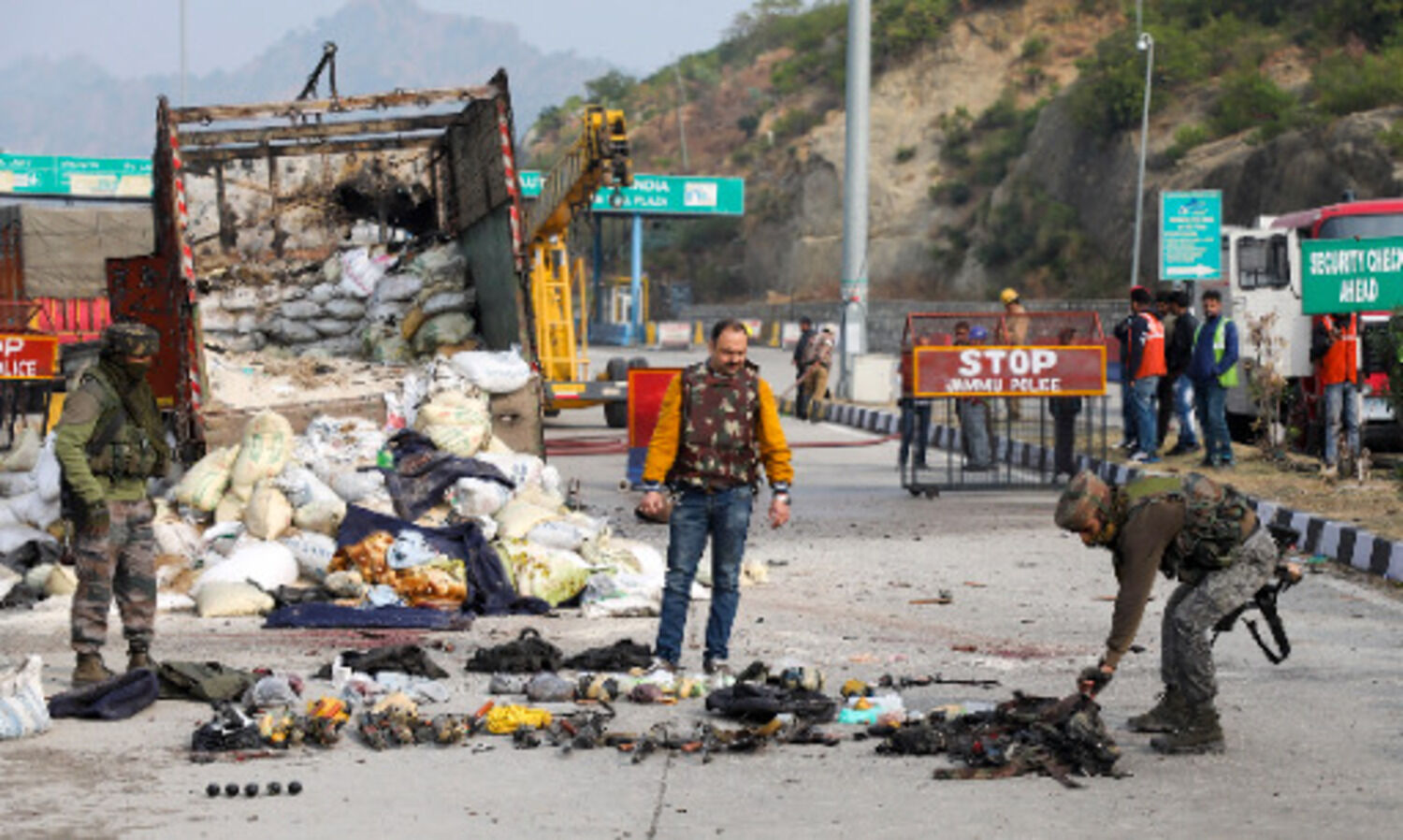 Three soldiers killed after armed men attack check-post in Pakistan