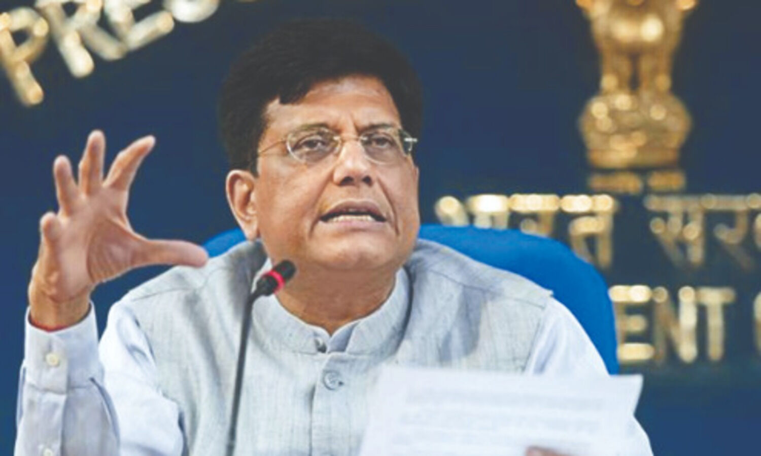 Target of $400 bn exports can be achieved this year: Goyal