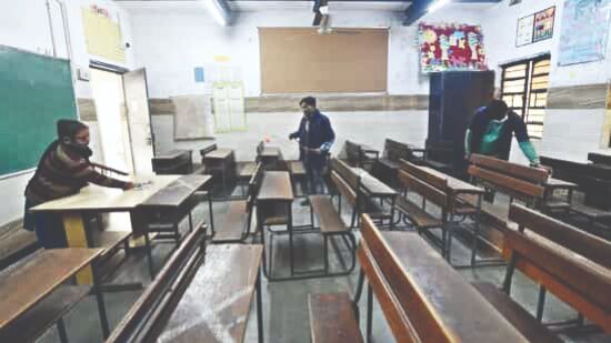 Running out of stock, Delhi to move most vax centres into schools Running out of stock, Delhi to move most vax centres into schools