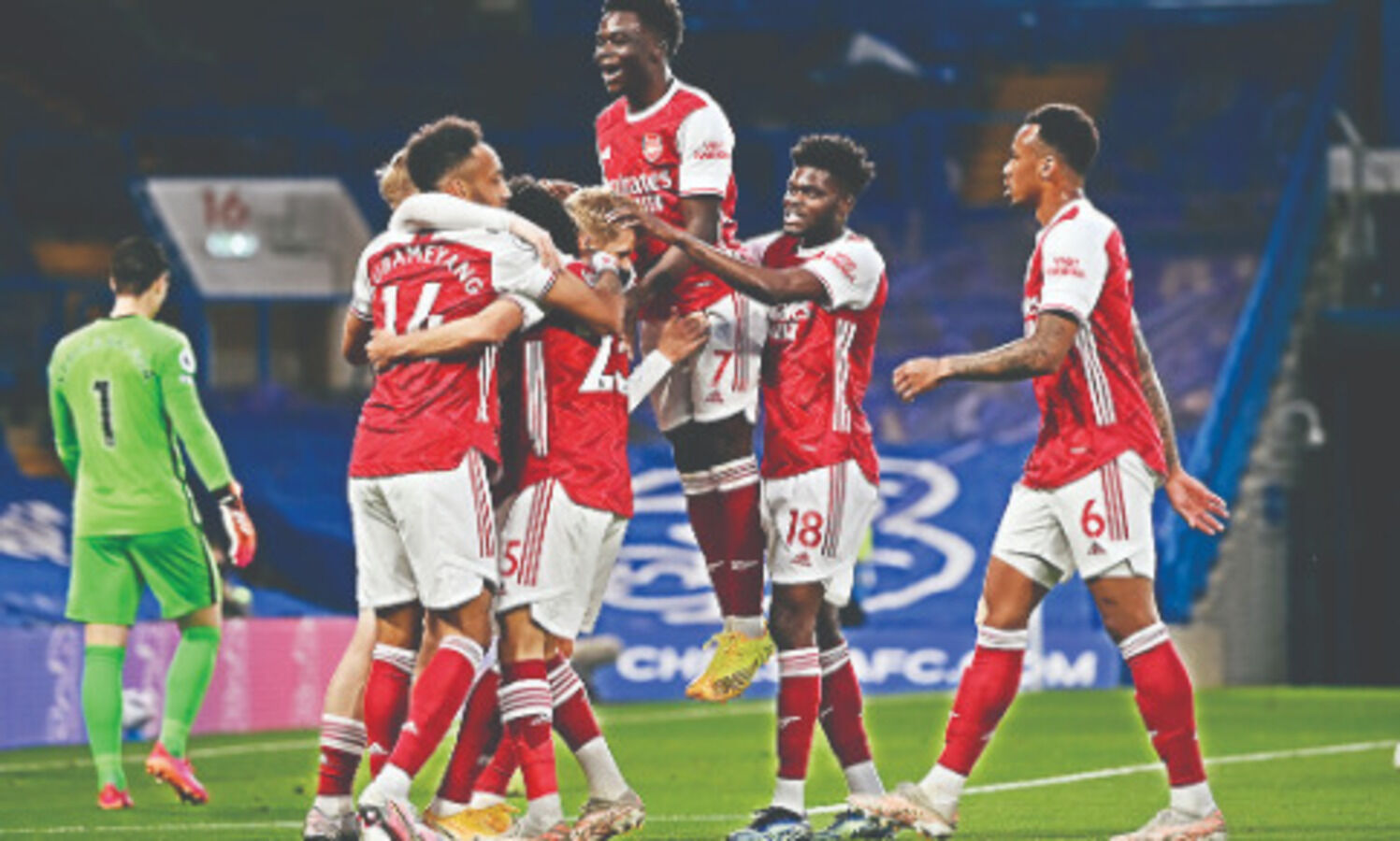 Arsenal beat Chelsea 1-0 after pouncing on Jorginho howler