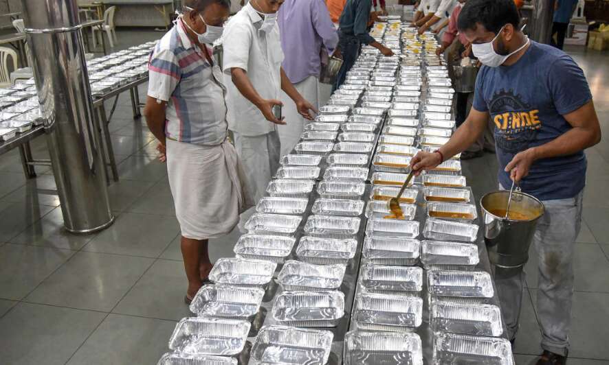 Maha: Woman provides free meals to COVID-19 patients & kin Maha: Woman provides free meals to COVID-19 patients & kin