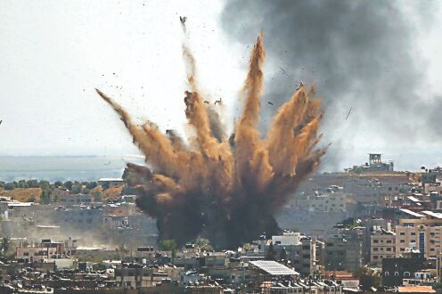 83 Palestinians, including 17 children, 7 women, dead; 7 killed in Israel