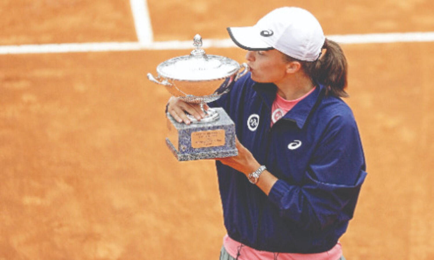 Double bagel: Swiatek routs Pliskova in Italian Open final