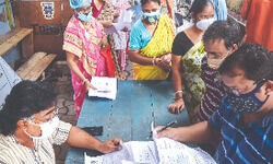 Minister holds meet with S Dinajpur admin over Covid Minister holds meet with S Dinajpur admin over Covid