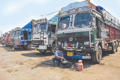 Truckers demand relief measures as losses mount toRs 42,000 cr Truckers demand relief measures as losses mount toRs 42,000 cr