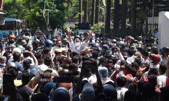 HC stays bail granted to top TMC leaders, ex-Mayor; Suvendu, Mukul untouched HC stays bail granted to top TMC leaders, ex-Mayor; Suvendu, Mukul untouched