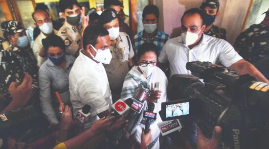 To boost morale, Mamata camps at CBI office for 6 long hours