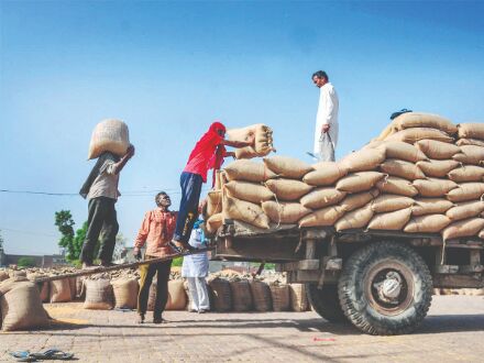 About 32 lakh tonne foodgrains lifted by states under PMGKAY About 32 lakh tonne foodgrains lifted by states under PMGKAY
