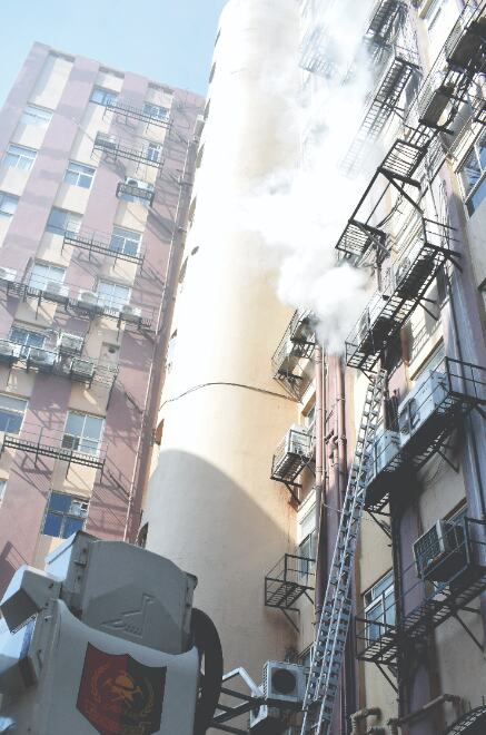 Fire at high-rise in Park Street doused after 2hrs Fire at high-rise in Park Street doused after 2hrs
