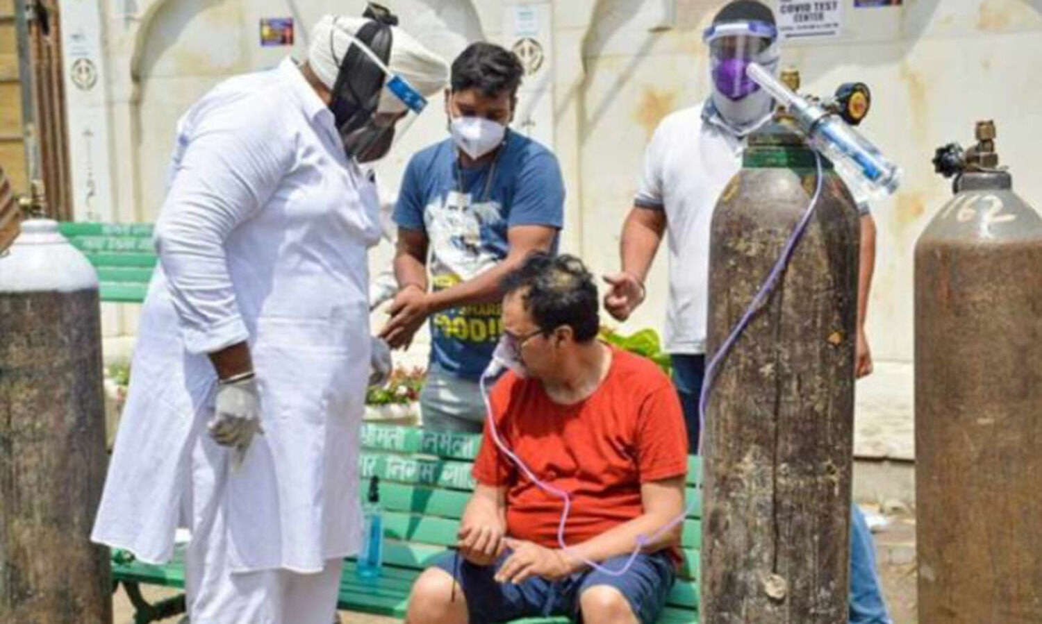 DDC delivers over 2,300 oxygen concentrators to Delhi govt hospitals