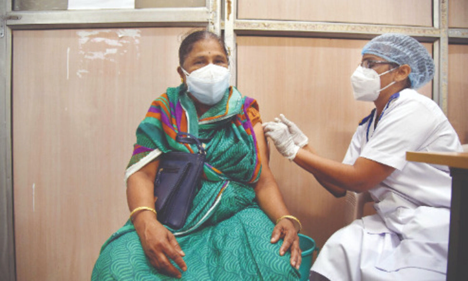 Cong slams govt over slow pace of vaccination