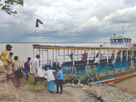 South 24-Parganas: At least 2 lakh people evacuated to safety shelters