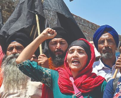 Farmers observe black day to mark 6 months of protests