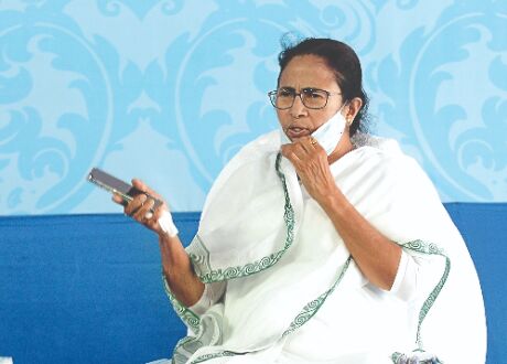 Mamata meets PM with devastation report; Centre later recalls Chief Secy Mamata meets PM with devastation report; Centre later recalls Chief Secy