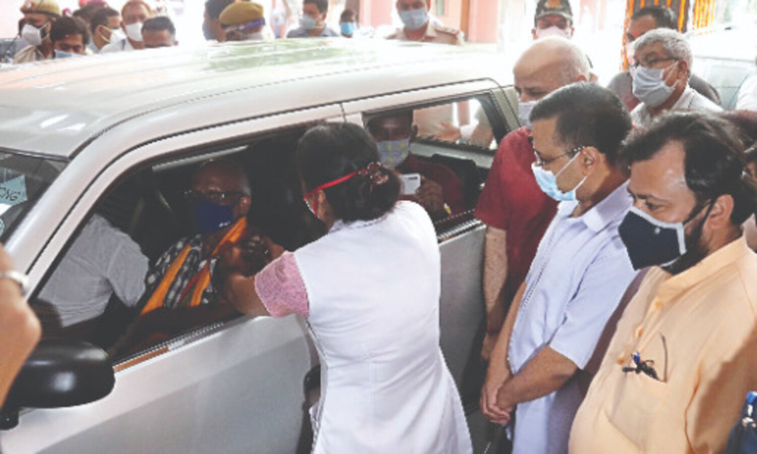 Delhi extends Covid-19 curfew till June 7