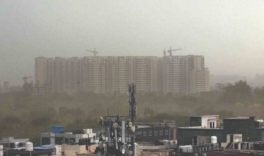 Dust storm hits parts of NCR Dust storm hits parts of NCR