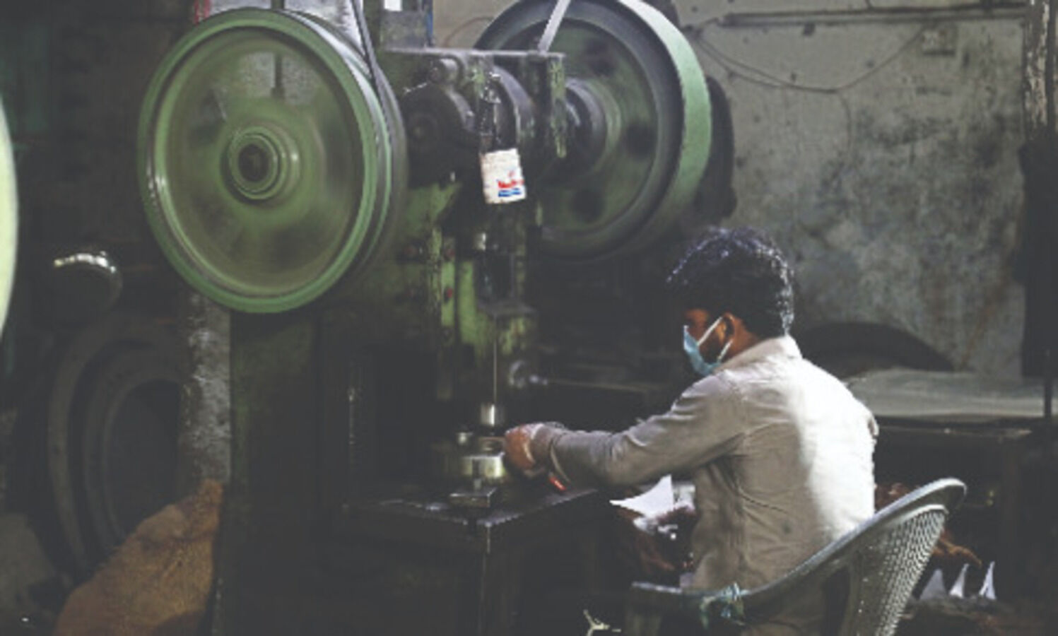 Factories face shortage   of raw materials, labour