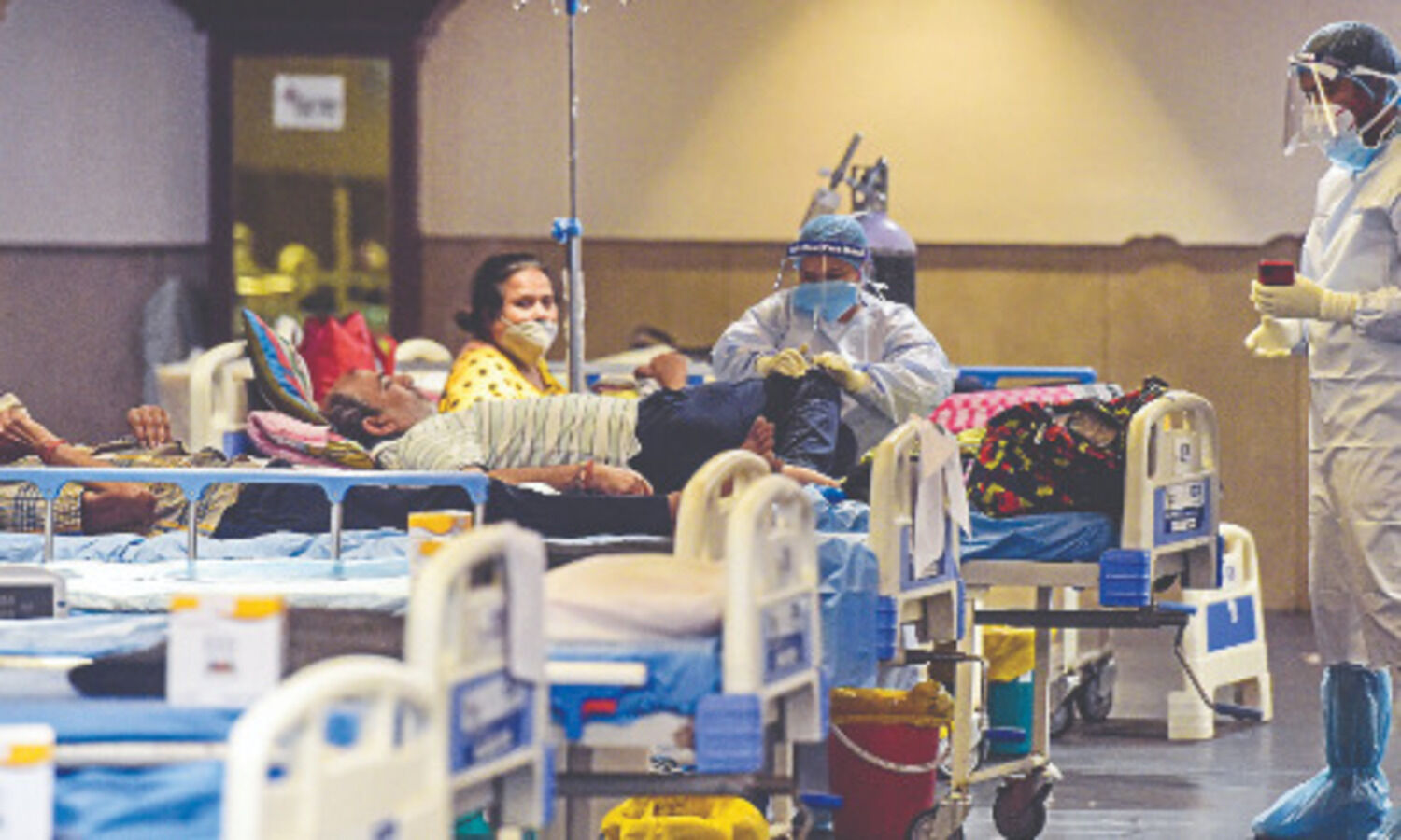 Lowest Covid admissions in nearly 2 months