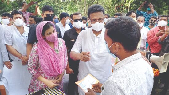 Kashi Vishwanath Dham building collapse: State gives ex-gratia to families of deceased Kashi Vishwanath Dham building collapse: State gives ex-gratia to families of deceased