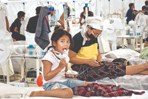 Maha, Karnataka keep restrictions intact; Bengal relaxes curbs with riders Maha, Karnataka keep restrictions intact; Bengal relaxes curbs with riders