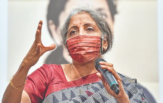 Sitharaman meets heads of insurers; stresses on faster claim settlement Sitharaman meets heads of insurers; stresses on faster claim settlement