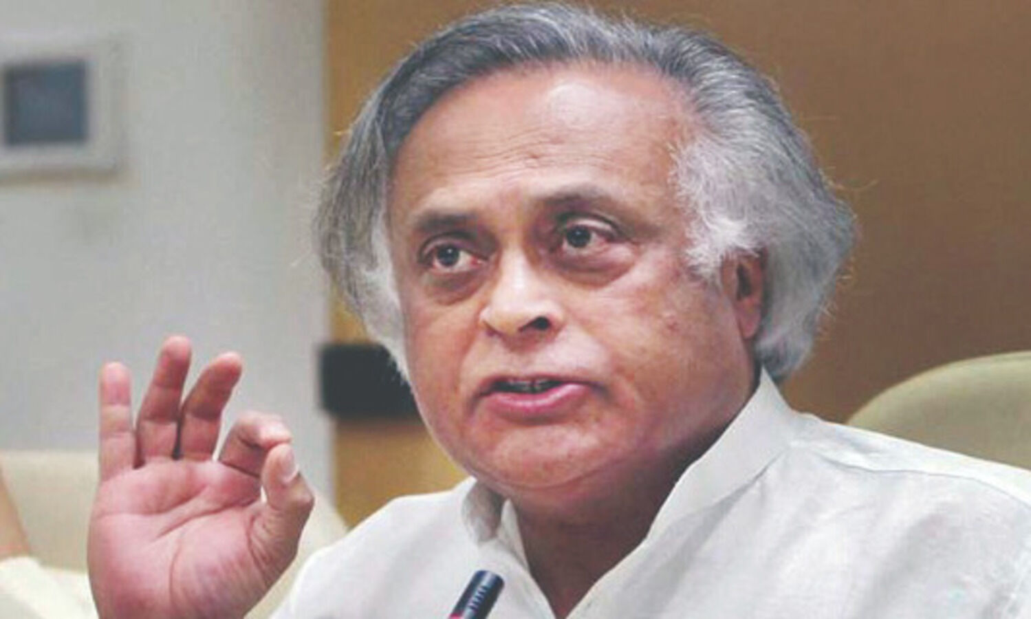 Cong: Centre only cares for headlines, not deadlines