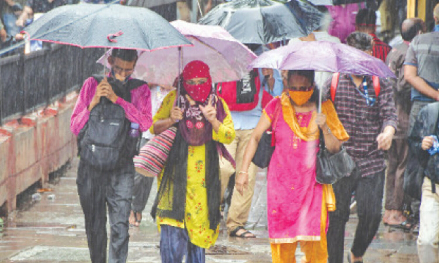 Rain lashes Mumbai; MeT dept calls it pre-monsoon showers