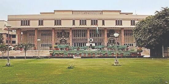 North MCD wants to hand over 6 hosps to Centre, HC told North MCD wants to hand over 6 hosps to Centre, HC told