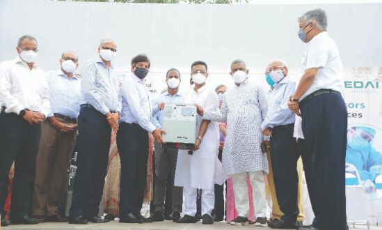 CREDAI Bengal donates O2 devices to KMC CREDAI Bengal donates O2 devices to KMC